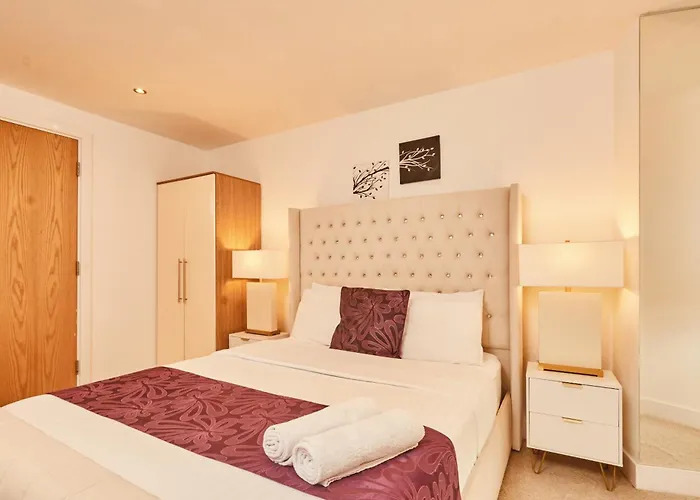 Modern Deluxe Leeds Dock Apartment Free Secure Parking
