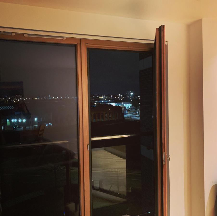 Modern Deluxe Dock Free Secure Parking Appartamento Leeds (West Yorkshire)